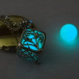 AWESOME GLOWING NECKLACES - WE HAVE THEM IN 4 CUTE COLORS